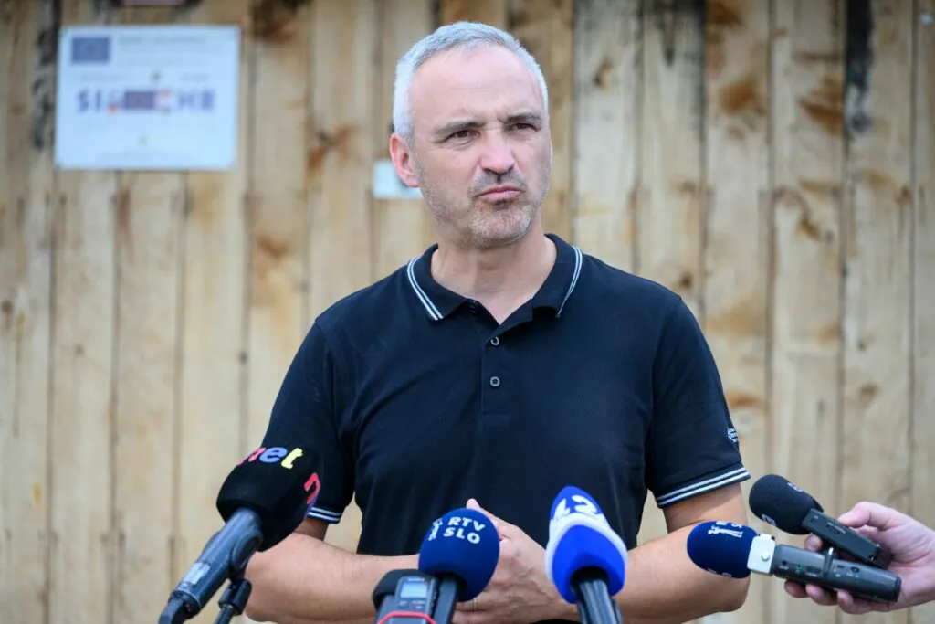 [Foto] Spletni medij ministra Cigler Kralja v članku označil za “Cigota”