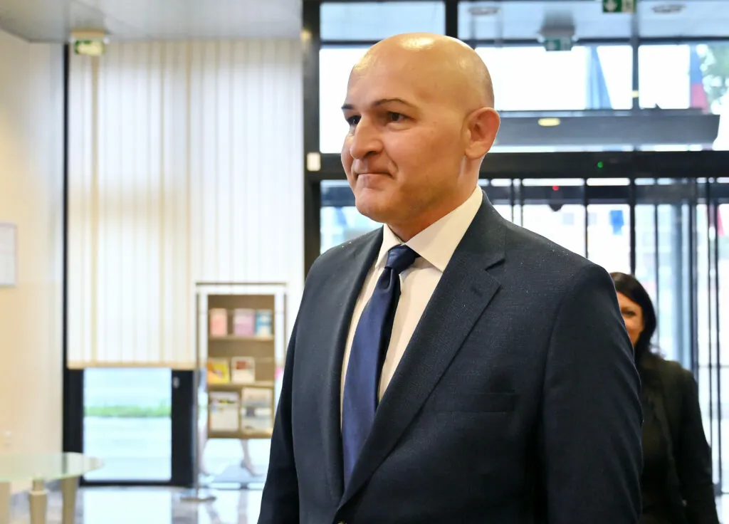 Rončević odločno kritikom podelitve ustave in zastave: “Slovensko domoljubje ni nekaj, česar bi se morali sramovati ali opravičevati”