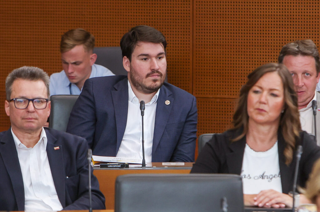 Poslanec Simonič: socialna država mora pomagati, ne pa nagrajevati pasivnosti