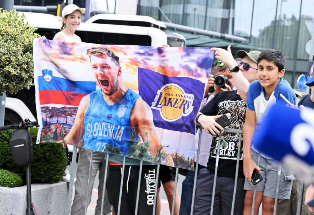 Lakersi so prispeli v Slovenijo