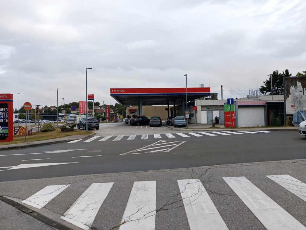 V Žabji vasi so med seboj s palicami obračunavali “občani”