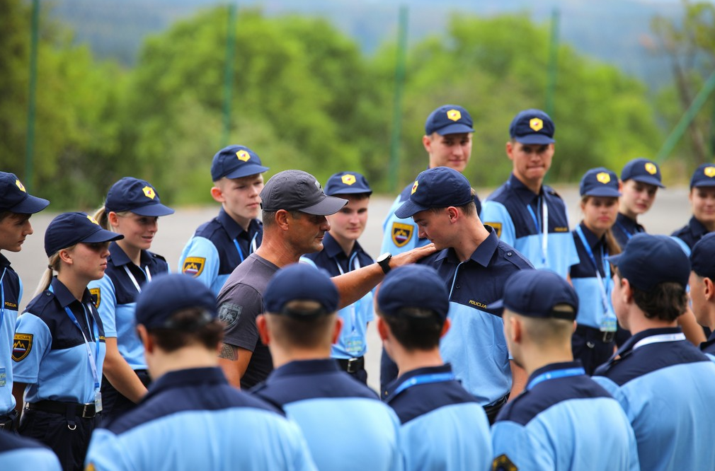 KamPo 2026: teden v uniformi, ki ga srednješolci ne bodo pozabili
