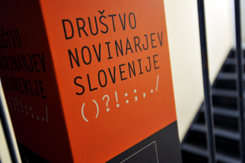Sprenevedanje DNS – ki je omogočilo Golobovo podreditev javne hiše