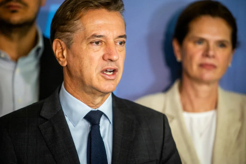 Ko se standardi novinarskega dela spremenijo skupaj z oblastjo