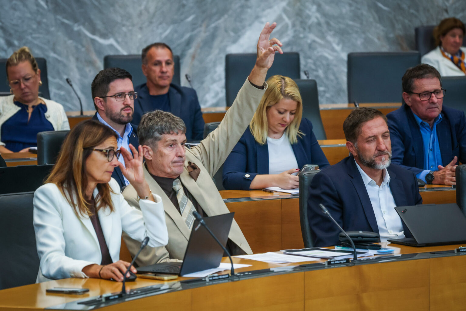 DZ sprejel zakon o Skoku za pregon korupcije in organiziranega kriminala