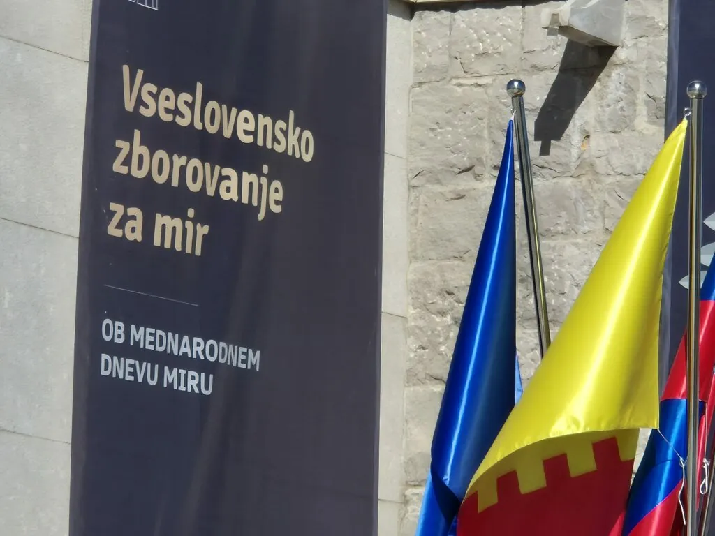 Na tradicionalnem zborovanju za mir v Cerju: “Ta prostor ve, kaj pomeni, ko je ogrožena svoboda.”