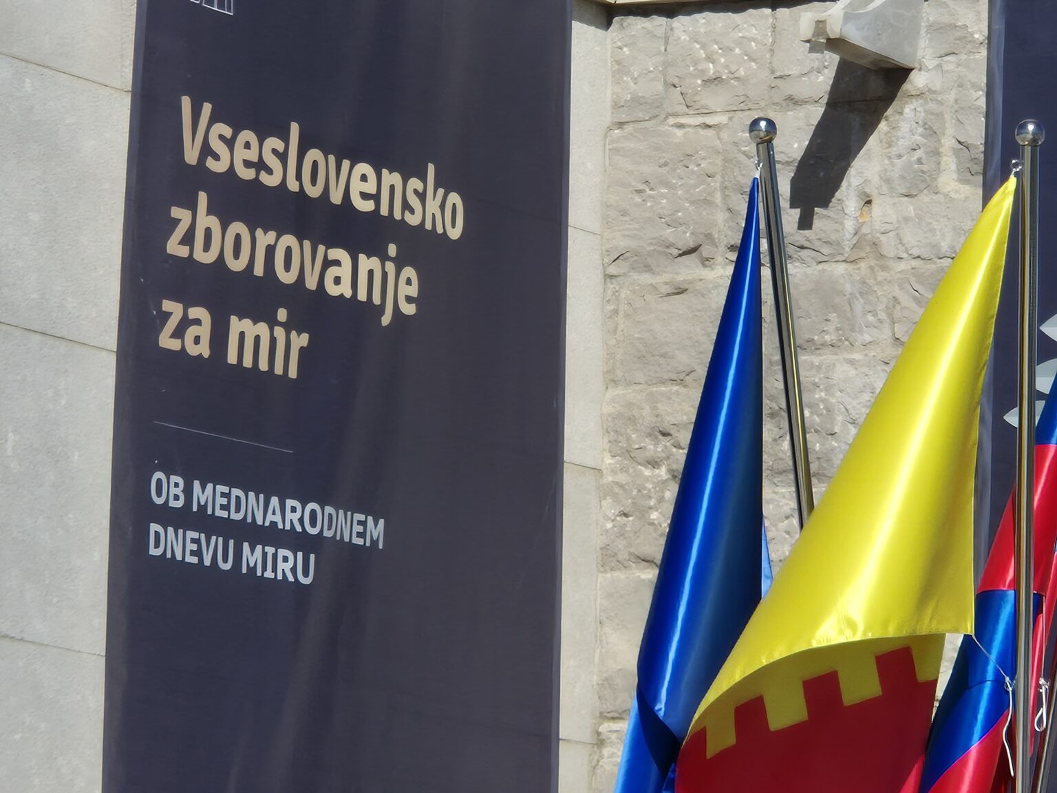 Na tradicionalnem zborovanju za mir v Cerju: “Ta prostor ve, kaj pomeni, ko je ogrožena svoboda.”