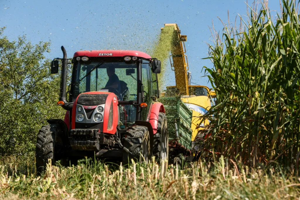 “Zgodovinski dosežek”: znižanje trošarine na kmetijsko gorivo in bistvena razbremenitev za kmete