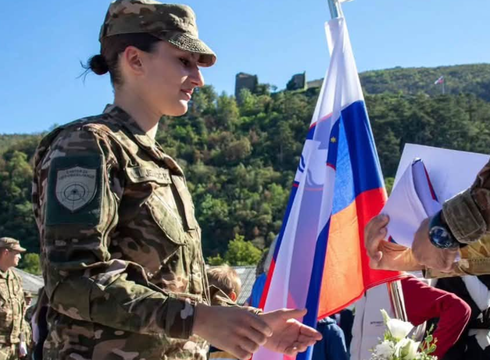 Zmago Jelinčič ponosen na svojo hči, ki je prisegla Slovenski vojski