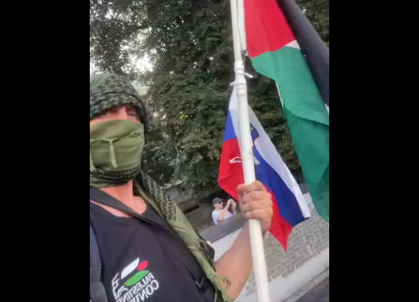 Skrajnež in podpornik Nike Kovač napoveduje nasilje na jutrišnjem protestu: “Zmetali vas bomo v Ljubljanico”