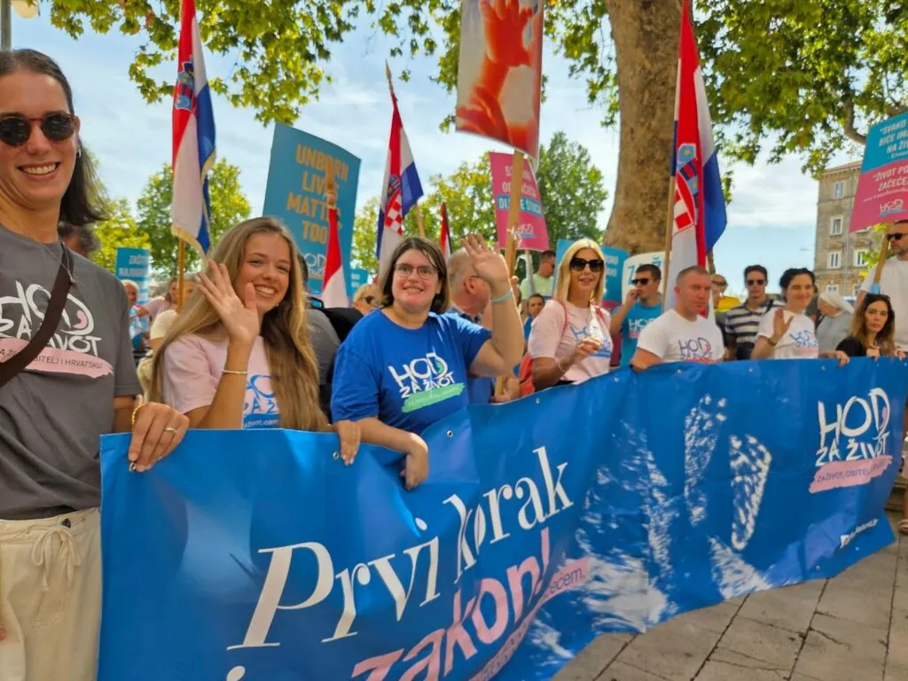 [Video] V Reki pohodniki zahtevali pravice za nerojene otroke