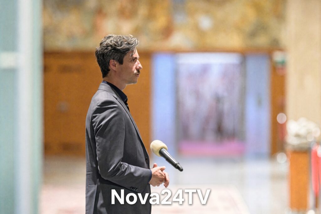 Mesec naredil reklamo Novi24TV