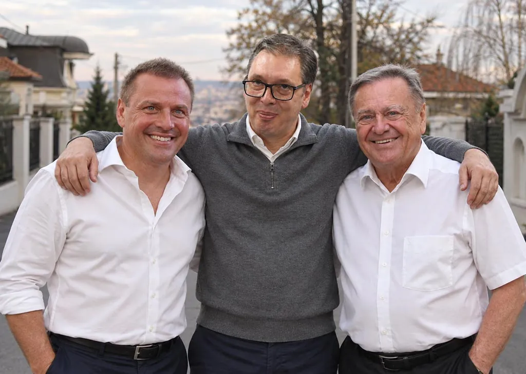 Jure Janković postal srbski državljan, prijavljen je v vili Vučićevega botra na Dedinju