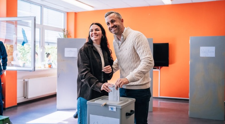 [Foto + video] Rezultati vzporednih volitev v zvezni deželi Saška-Anhalt: prepričljiva zmaga patriotske AfD (44,5 odstotka)