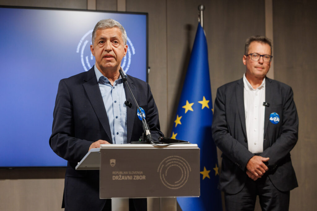 Cenejša hrana, prepoved zakrivanja obraza in manj birokracije: koalicija predlaga tri nove referendume