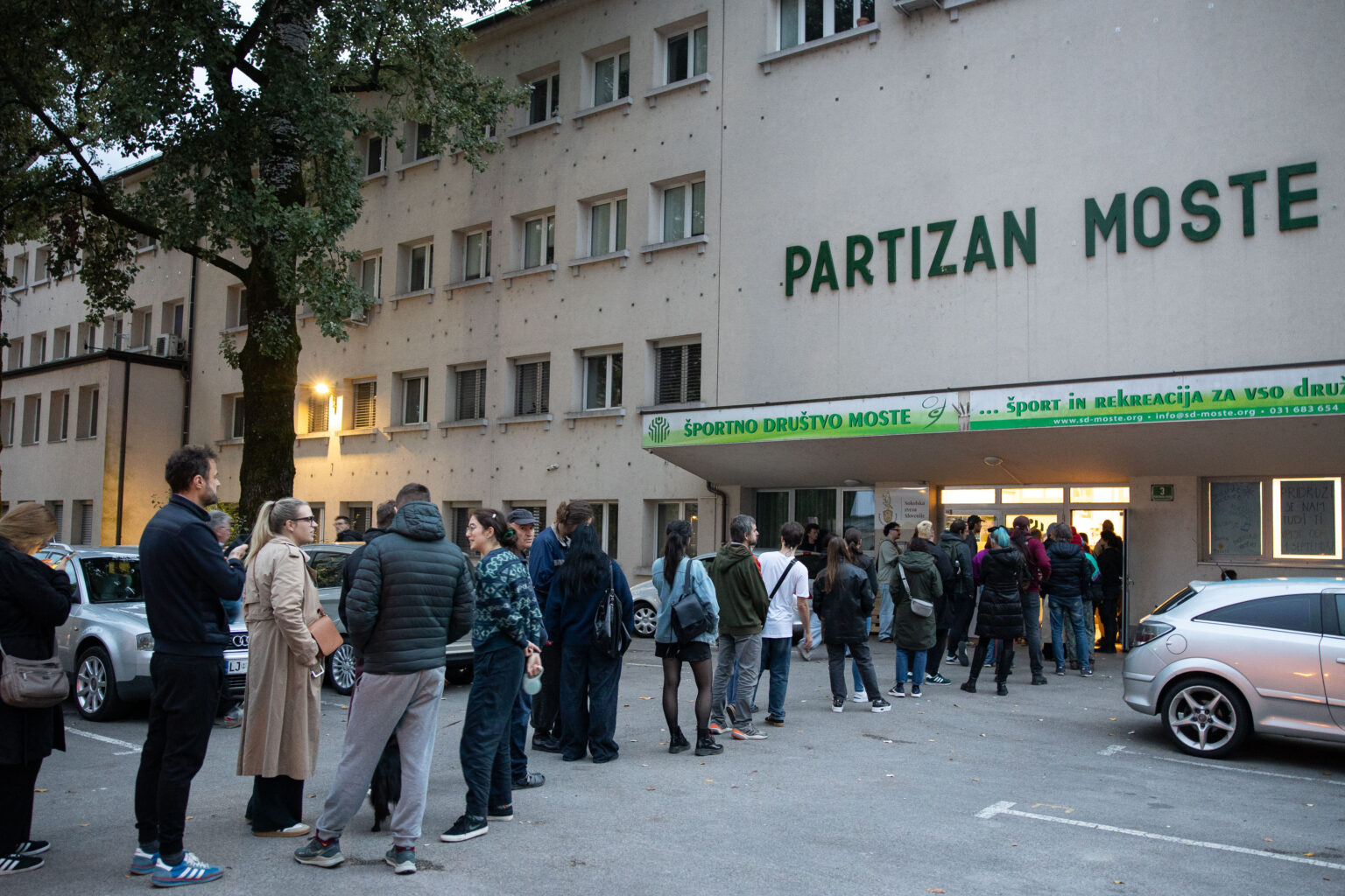 Kaos na Omnii je bil načrtno pripravljen