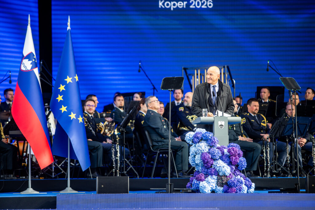 Provokatorji z žvižgi skušali zmotiti Janšev govor, ta pa opozoril, komu samostojna Slovenija ni bila intimna opcija