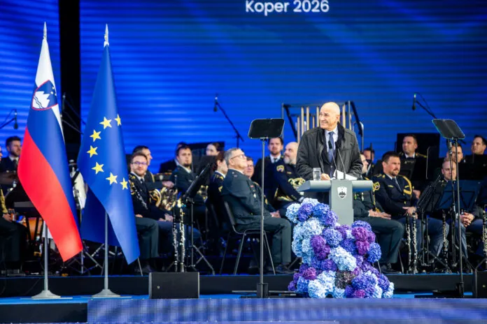 Provokatorji z žvižgi skušali zmotiti Janšev govor, ta pa opozoril, komu samostojna Slovenija ni bila intimna opcija