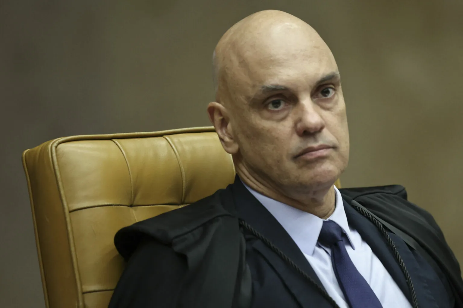 Volilna tekma v Braziliji se zaostruje: odrejeno prijetje brata Flávia Bolsonara