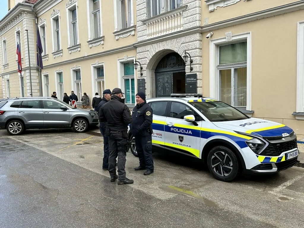 Preobrat na sodišču: Bojanić priznal uboj svaka v Bojancih pri Črnomlju