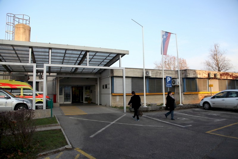 Plešec od razpisa do razpisa, Občina Črnomelj od podpore do iskanja izhoda