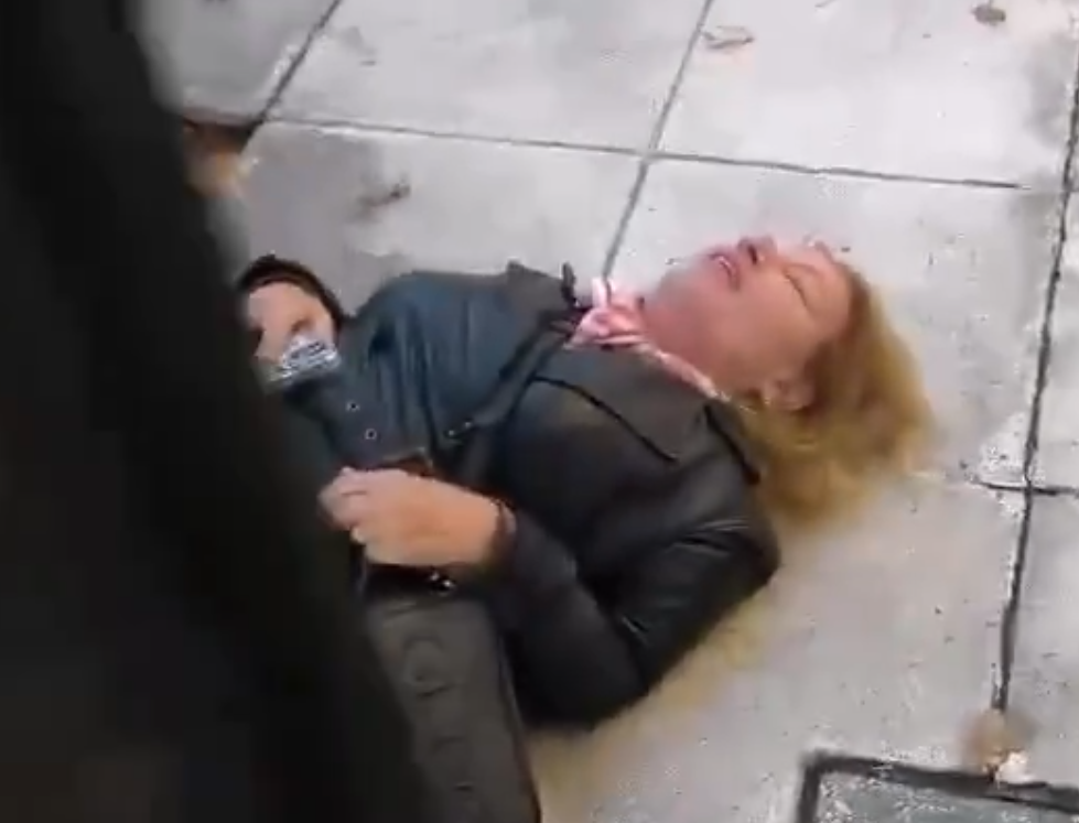 [Video] Novinarka obležala, ko je želela postaviti vprašanje bolgarski političarki
