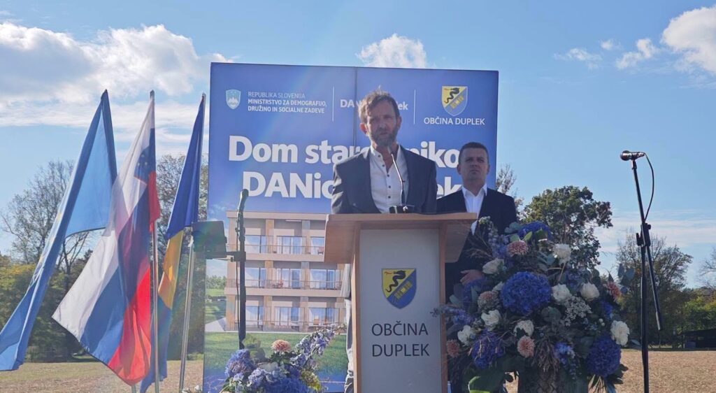 V Dupleku položili temeljni kamen za nov dom starejših občanov, Katja Kokot navdušena