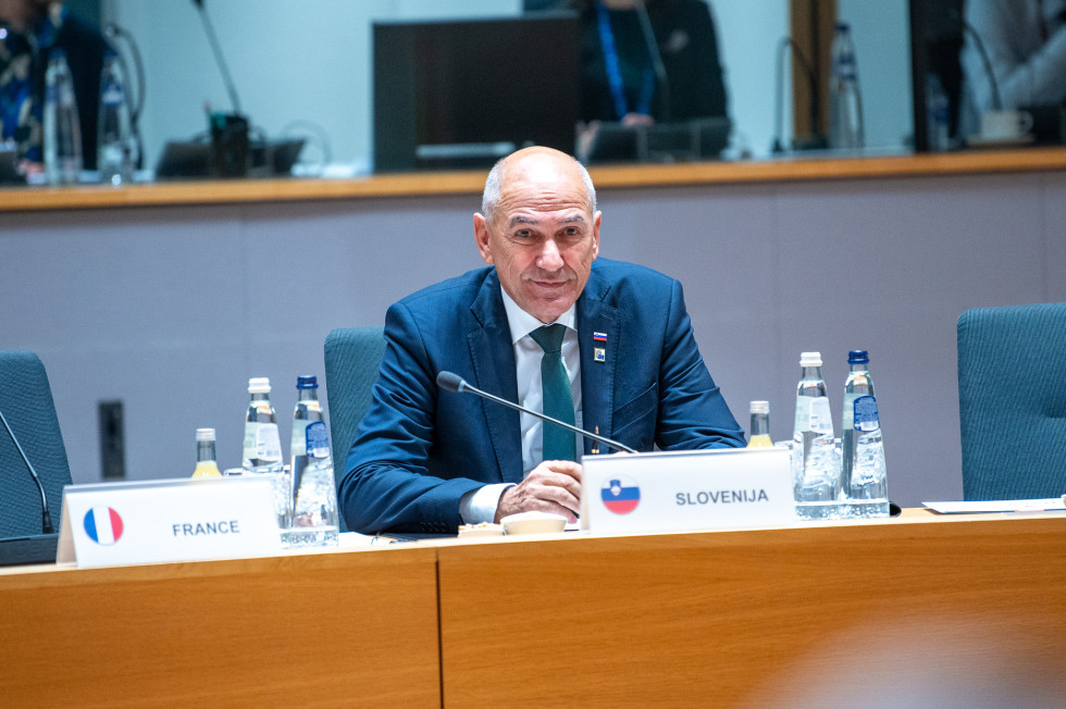 Janez Janša po vrhu EU: Konkurenčnost in blaginja Evrope sta odvisni od cen energije