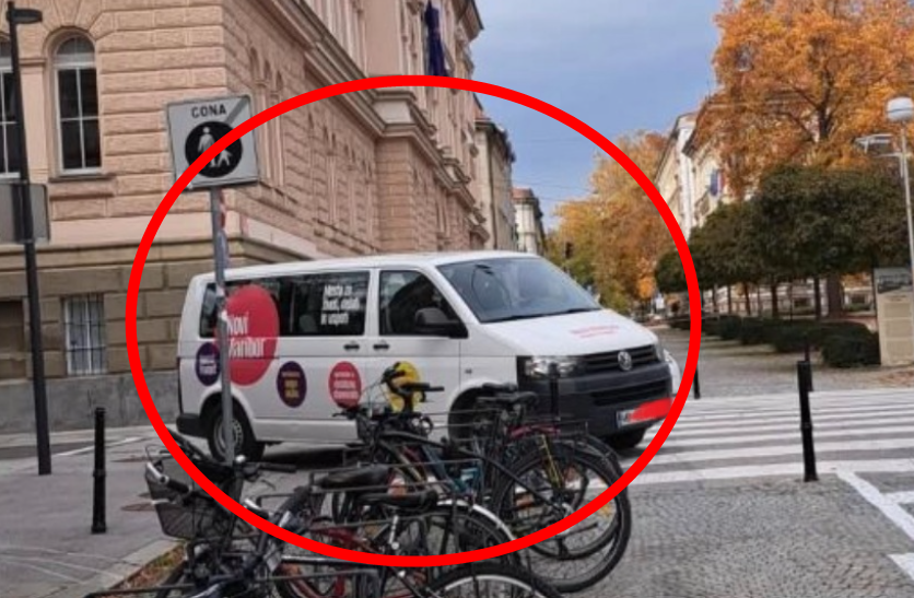 Matevž Frangež pustil kombi kar sredi prehoda za pešce. Baje pa tudi svoje poroke še ni odplačal