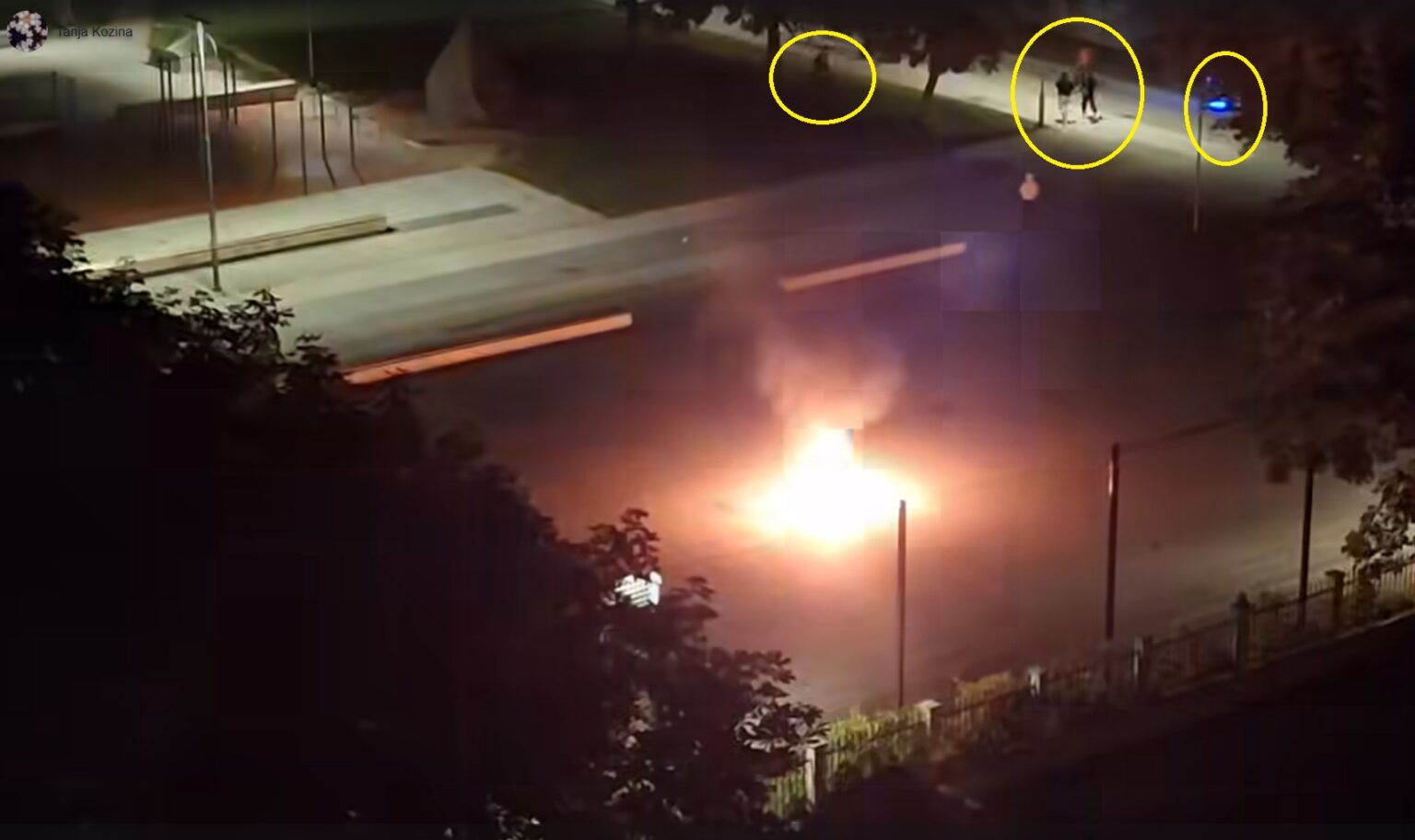 V Kranju vznemirjenje zaradi petard in objestne mladine, policija ukrepa
