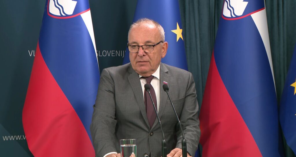 Novinarska konferenca vlade: Šircelj napovedal, da ne bo novih davkov, Janša spregovoril o prestrukturiranju javne uprave